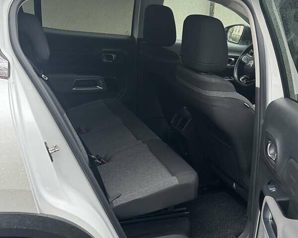 Белый Ситроен C5 Aircross, объемом двигателя 1.5 л и пробегом 195 тыс. км за 20200 $, фото 9 на Automoto.ua