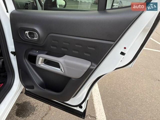 Белый Ситроен C5 Aircross, объемом двигателя 1.6 л и пробегом 77 тыс. км за 23800 $, фото 12 на Automoto.ua