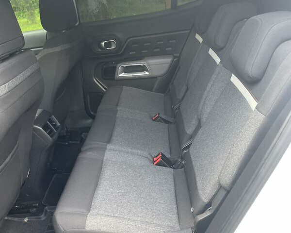 Белый Ситроен C5 Aircross, объемом двигателя 1.5 л и пробегом 182 тыс. км за 21550 $, фото 16 на Automoto.ua