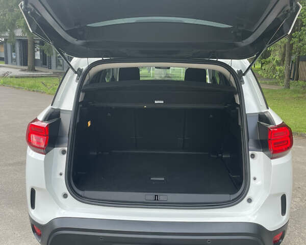 Белый Ситроен C5 Aircross, объемом двигателя 1.5 л и пробегом 182 тыс. км за 21550 $, фото 17 на Automoto.ua