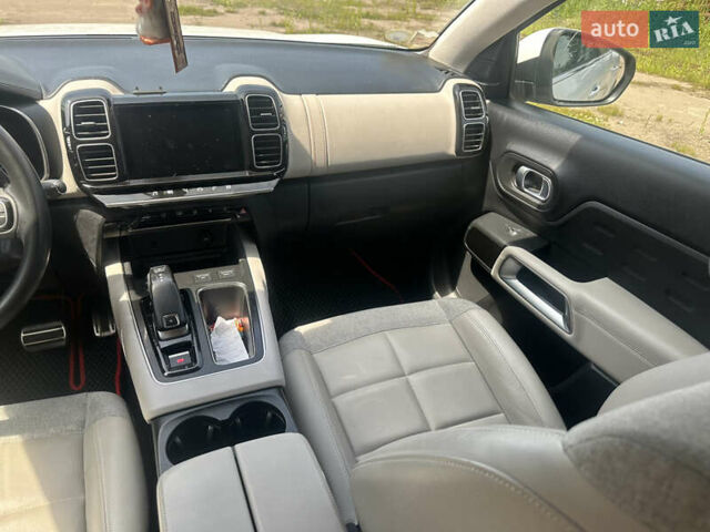 Белый Ситроен C5 Aircross, объемом двигателя 1.5 л и пробегом 175 тыс. км за 21850 $, фото 27 на Automoto.ua