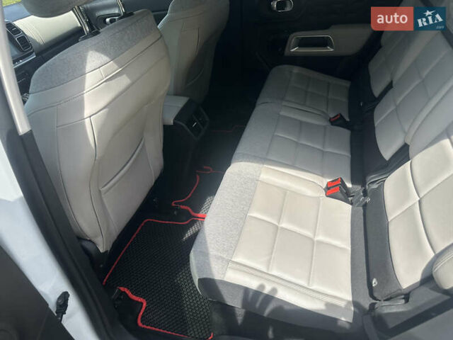 Белый Ситроен C5 Aircross, объемом двигателя 1.5 л и пробегом 175 тыс. км за 21850 $, фото 25 на Automoto.ua