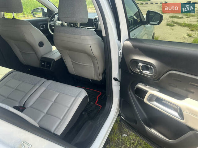 Белый Ситроен C5 Aircross, объемом двигателя 1.5 л и пробегом 175 тыс. км за 21850 $, фото 18 на Automoto.ua