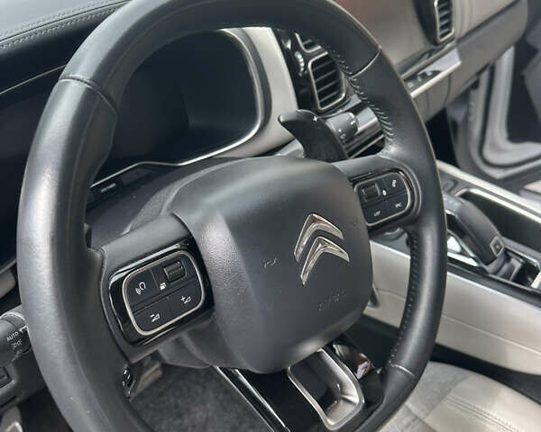 Белый Ситроен C5 Aircross, объемом двигателя 1.5 л и пробегом 175 тыс. км за 21850 $, фото 52 на Automoto.ua