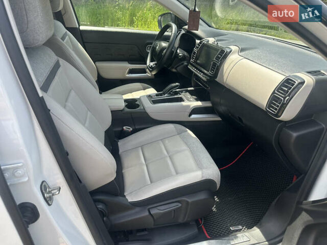 Белый Ситроен C5 Aircross, объемом двигателя 1.5 л и пробегом 175 тыс. км за 21850 $, фото 20 на Automoto.ua