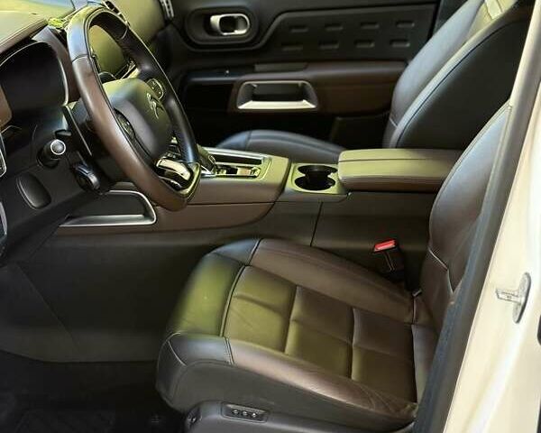 Белый Ситроен C5 Aircross, объемом двигателя 2 л и пробегом 100 тыс. км за 22700 $, фото 49 на Automoto.ua