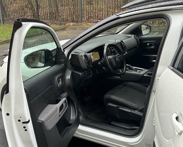 Белый Ситроен C5 Aircross, объемом двигателя 1.5 л и пробегом 195 тыс. км за 20200 $, фото 11 на Automoto.ua