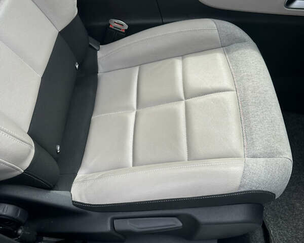 Белый Ситроен C5 Aircross, объемом двигателя 1.5 л и пробегом 175 тыс. км за 21850 $, фото 42 на Automoto.ua