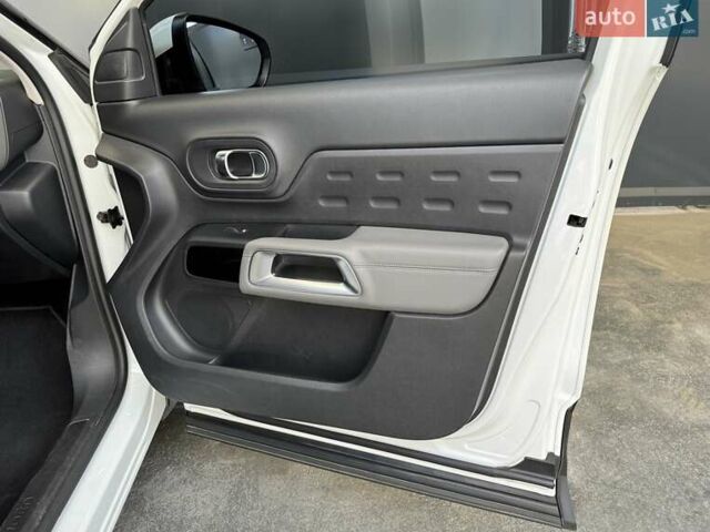 Белый Ситроен C5 Aircross, объемом двигателя 1.6 л и пробегом 86 тыс. км за 19800 $, фото 49 на Automoto.ua