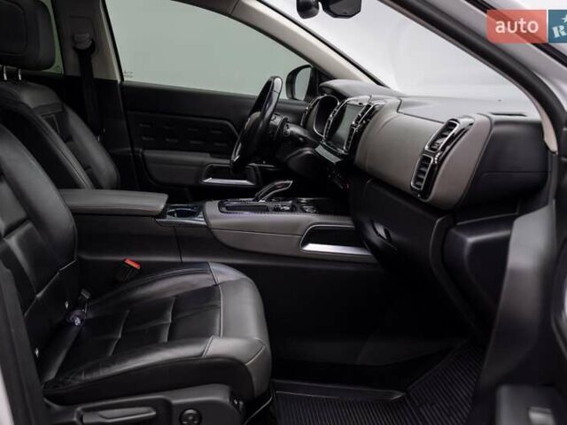 Белый Ситроен C5 Aircross, объемом двигателя 2 л и пробегом 83 тыс. км за 27497 $, фото 12 на Automoto.ua
