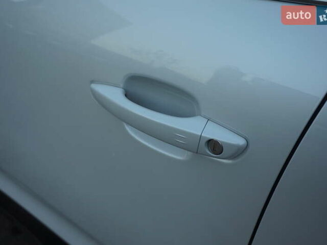 Белый Ситроен C5 Aircross, объемом двигателя 2 л и пробегом 32 тыс. км за 27000 $, фото 15 на Automoto.ua