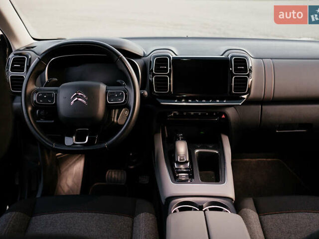 Черный Ситроен C5 Aircross, объемом двигателя 1.5 л и пробегом 155 тыс. км за 19900 $, фото 51 на Automoto.ua