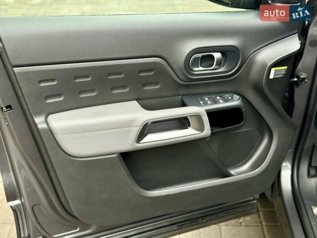 Серый Ситроен C5 Aircross, объемом двигателя 2 л и пробегом 40 тыс. км за 23900 $, фото 20 на Automoto.ua
