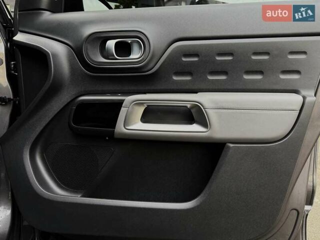Серый Ситроен C5 Aircross, объемом двигателя 1.5 л и пробегом 59 тыс. км за 24500 $, фото 32 на Automoto.ua