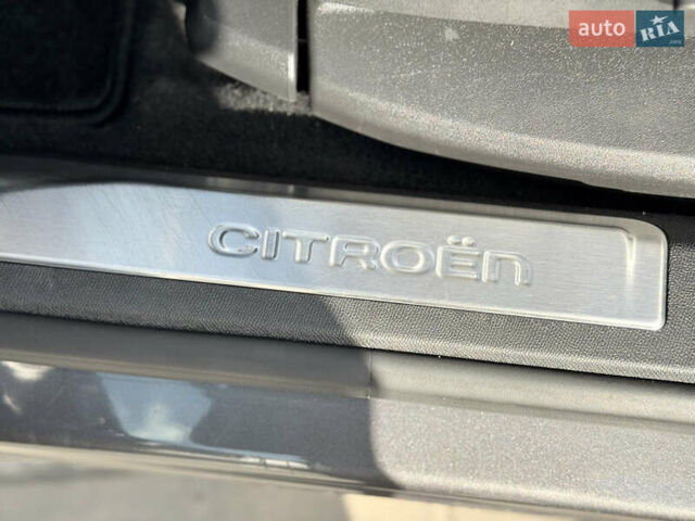 Серый Ситроен C5 Aircross, объемом двигателя 2 л и пробегом 159 тыс. км за 20000 $, фото 47 на Automoto.ua