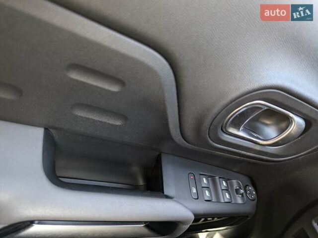 Серый Ситроен C5 Aircross, объемом двигателя 1.5 л и пробегом 141 тыс. км за 22500 $, фото 14 на Automoto.ua
