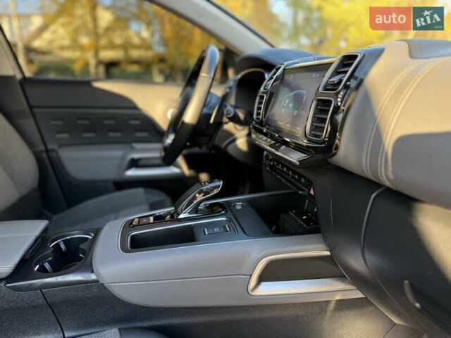 Серый Ситроен C5 Aircross, объемом двигателя 1.6 л и пробегом 188 тыс. км за 22600 $, фото 62 на Automoto.ua