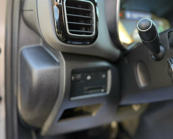 Серый Ситроен C5 Aircross, объемом двигателя 1.6 л и пробегом 188 тыс. км за 22600 $, фото 51 на Automoto.ua