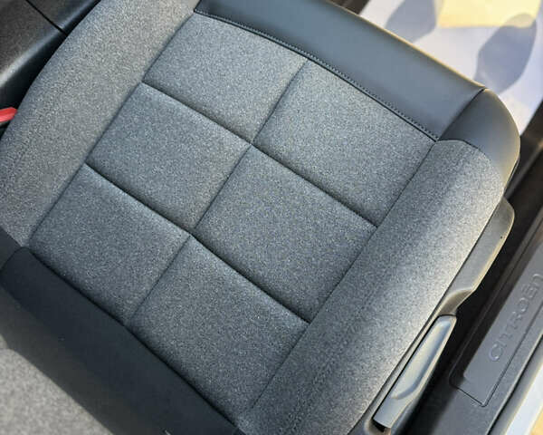 Серый Ситроен C5 Aircross, объемом двигателя 1.6 л и пробегом 188 тыс. км за 22600 $, фото 67 на Automoto.ua