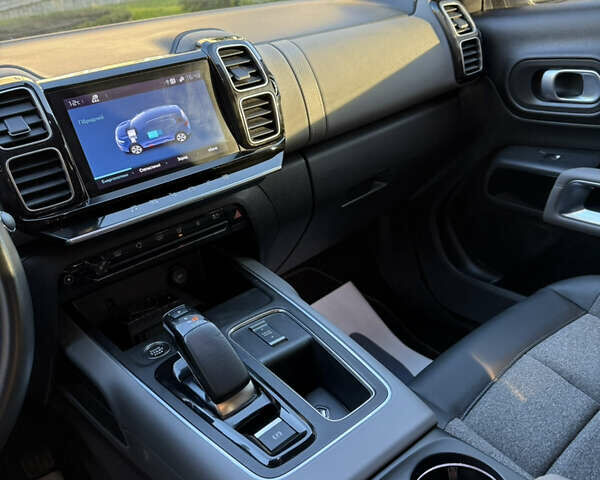 Серый Ситроен C5 Aircross, объемом двигателя 1.6 л и пробегом 188 тыс. км за 23000 $, фото 52 на Automoto.ua