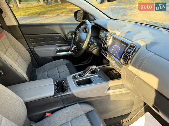 Серый Ситроен C5 Aircross, объемом двигателя 1.6 л и пробегом 188 тыс. км за 23000 $, фото 96 на Automoto.ua