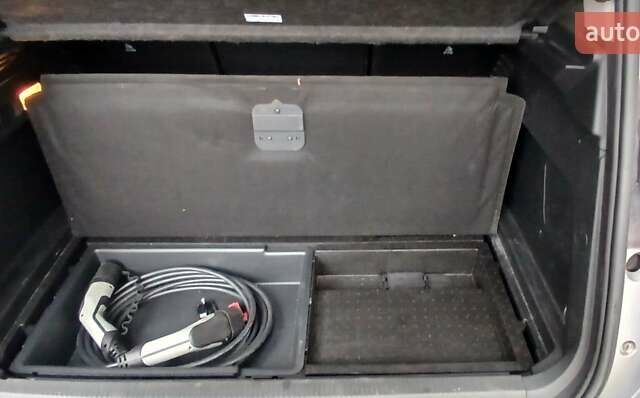 Серый Ситроен C5 Aircross, объемом двигателя 1.6 л и пробегом 83 тыс. км за 23900 $, фото 20 на Automoto.ua