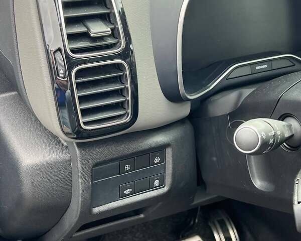 Серый Ситроен C5 Aircross, объемом двигателя 1.6 л и пробегом 83 тыс. км за 23900 $, фото 7 на Automoto.ua