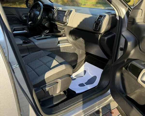 Серый Ситроен C5 Aircross, объемом двигателя 1.6 л и пробегом 188 тыс. км за 23000 $, фото 94 на Automoto.ua