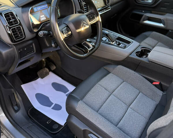 Серый Ситроен C5 Aircross, объемом двигателя 1.6 л и пробегом 188 тыс. км за 22600 $, фото 60 на Automoto.ua