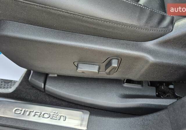 Серый Ситроен C5 Aircross, объемом двигателя 2 л и пробегом 64 тыс. км за 29499 $, фото 55 на Automoto.ua