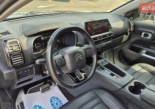 Серый Ситроен C5 Aircross, объемом двигателя 2 л и пробегом 64 тыс. км за 29499 $, фото 36 на Automoto.ua