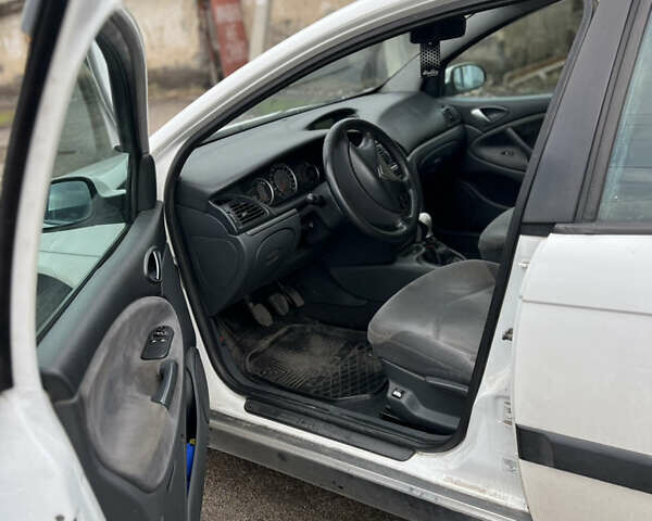 Ситроен С5 2004 в Кропивницком (Кировограде) на Automoto.ua Белый Ситроен С5, объемом двигателя 1.6 л и пробегом 399 тыс. км за 3800 $, фото 17 на Automoto.ua