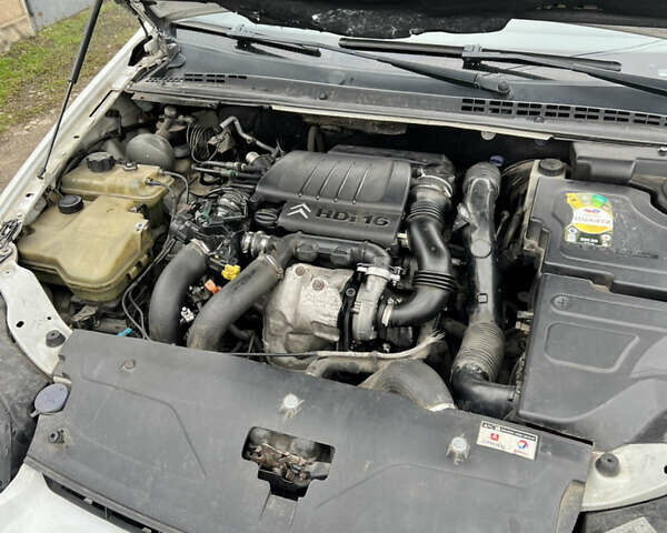 Ситроен С5 2004 в Кропивницком (Кировограде) на Automoto.ua Белый Ситроен С5, объемом двигателя 1.6 л и пробегом 399 тыс. км за 3800 $, фото 21 на Automoto.ua