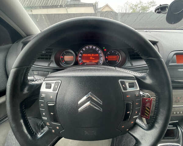 Белый Ситроен С5, объемом двигателя 1.56 л и пробегом 375 тыс. км за 4900 $, фото 6 на Automoto.ua