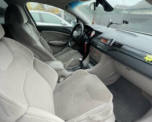 Белый Ситроен С5, объемом двигателя 1.56 л и пробегом 375 тыс. км за 4900 $, фото 8 на Automoto.ua