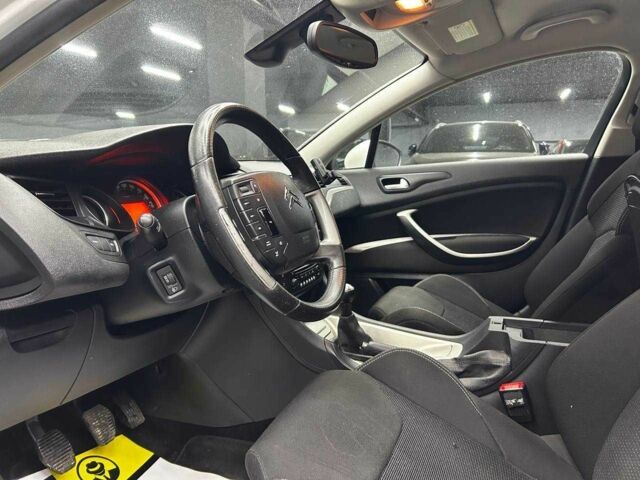 Белый Ситроен С5, объемом двигателя 1.6 л и пробегом 277 тыс. км за 6600 $, фото 9 на Automoto.ua