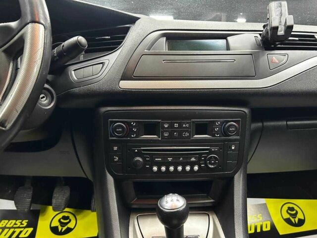 Белый Ситроен С5, объемом двигателя 1.6 л и пробегом 277 тыс. км за 6600 $, фото 12 на Automoto.ua