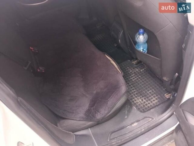 Белый Ситроен С5, объемом двигателя 1.6 л и пробегом 370 тыс. км за 6000 $, фото 6 на Automoto.ua