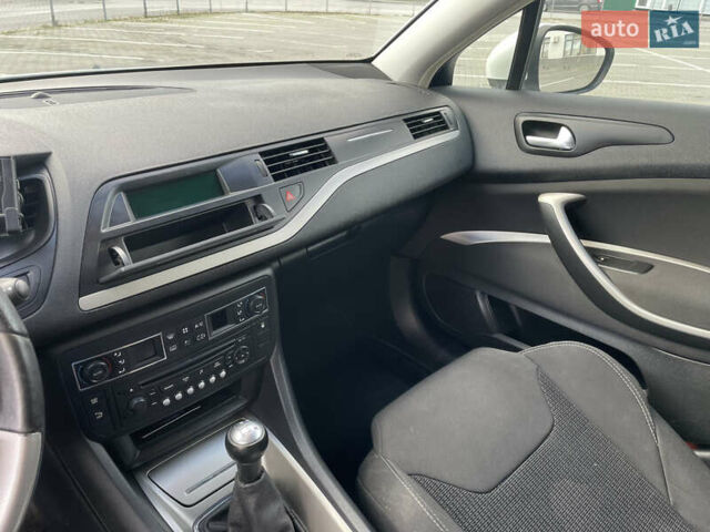 Сітроен С5 2009 у Чернівцях на Automoto.ua Білий Сітроен С5, об'ємом двигуна 1.6 л та пробігом 279 тис. км за 6600 $, фото 27 на Automoto.ua