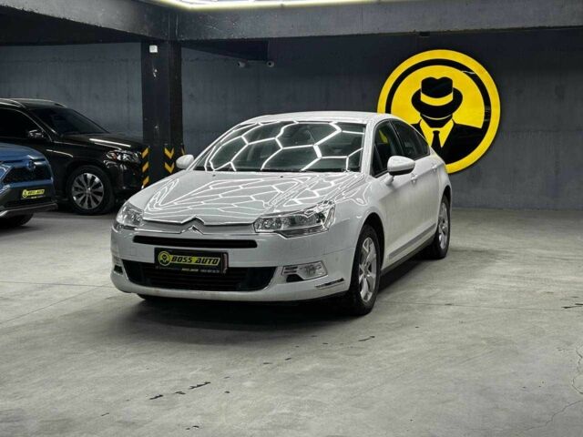 Белый Ситроен С5, объемом двигателя 1.6 л и пробегом 277 тыс. км за 6600 $, фото 2 на Automoto.ua