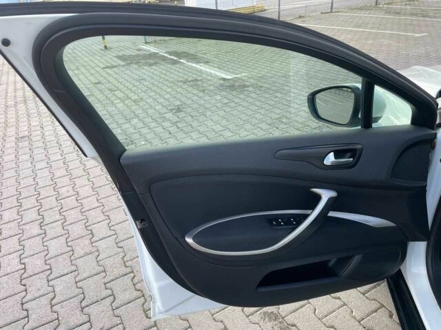 Сітроен С5 2009 у Києві на Automoto.ua Білий Сітроен С5, об'ємом двигуна 1.6 л та пробігом 278 тис. км за 6700 $, фото 16 на Automoto.ua