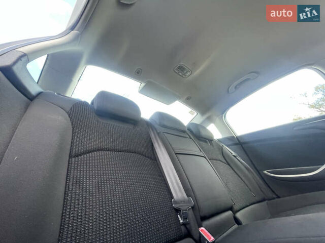 Сітроен С5 2009 у Чернівцях на Automoto.ua Білий Сітроен С5, об'ємом двигуна 1.6 л та пробігом 279 тис. км за 6600 $, фото 36 на Automoto.ua