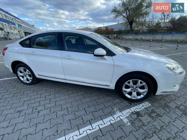 Сітроен С5 2009 у Чернівцях на Automoto.ua Білий Сітроен С5, об'ємом двигуна 1.6 л та пробігом 279 тис. км за 6600 $, фото 7 на Automoto.ua