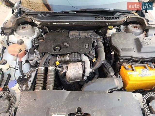 Ситроен С5 2010 в Липовце на Automoto.ua Белый Ситроен С5, объемом двигателя 1.6 л и пробегом 323 тыс. км за 5999 $, фото 10 на Automoto.ua