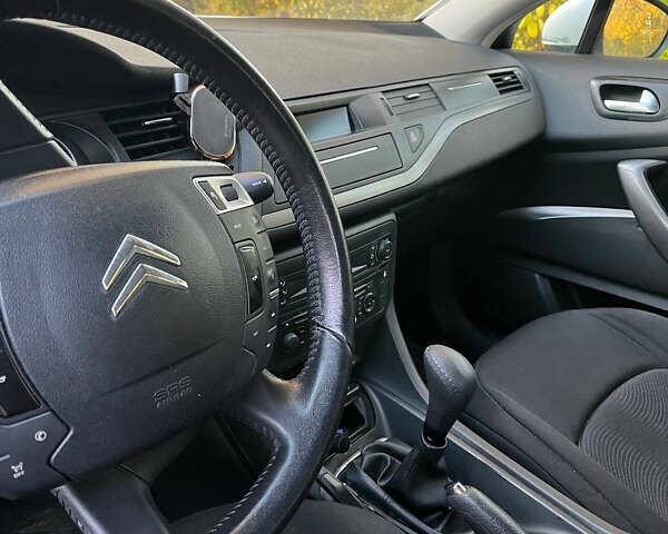 Ситроен С5 2010 в Львове на Automoto.ua Белый Ситроен С5, объемом двигателя 1.6 л и пробегом 319 тыс. км за 5800 $, фото 10 на Automoto.ua