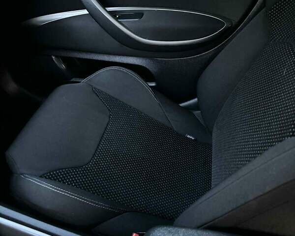 Белый Ситроен С5, объемом двигателя 2 л и пробегом 287 тыс. км за 5600 $, фото 10 на Automoto.ua