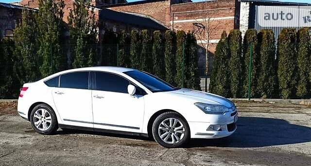 Белый Ситроен С5, объемом двигателя 2 л и пробегом 308 тыс. км за 8800 $, фото 1 на Automoto.ua