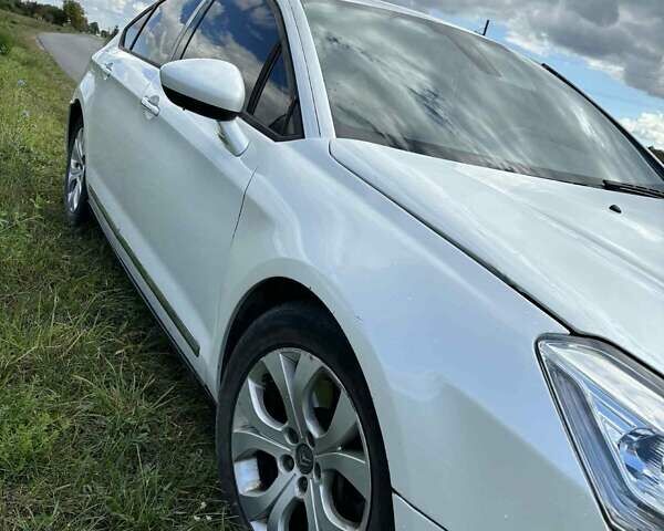 Белый Ситроен С5, объемом двигателя 2 л и пробегом 287 тыс. км за 5600 $, фото 6 на Automoto.ua