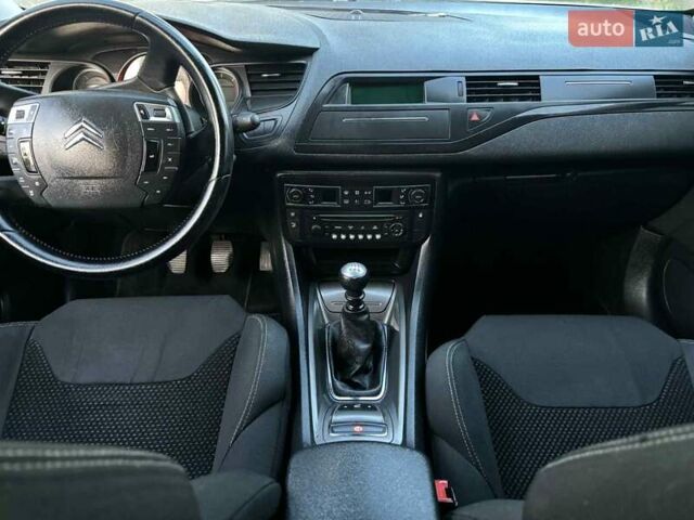 Белый Ситроен С5, объемом двигателя 2 л и пробегом 287 тыс. км за 5600 $, фото 17 на Automoto.ua