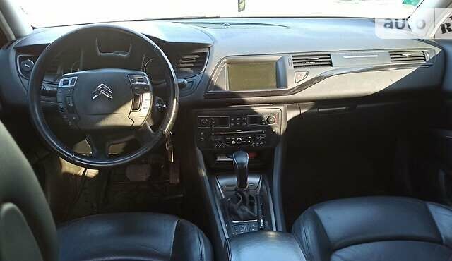 Белый Ситроен С5, объемом двигателя 2 л и пробегом 308 тыс. км за 8800 $, фото 9 на Automoto.ua